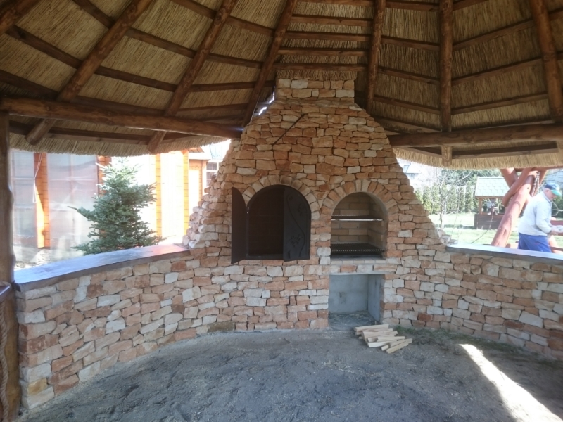 Budowa grilli w altanie